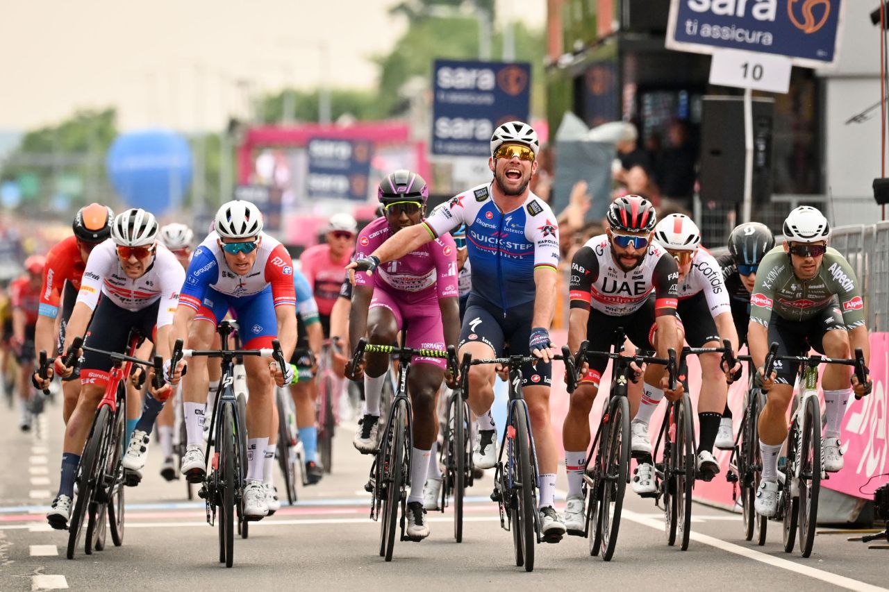 Giro D’ Italia 2022: Gigante Mark Cavendish vence 3ª etapa do Giro. Essa foi sua 53ª vitória em Grand Tours